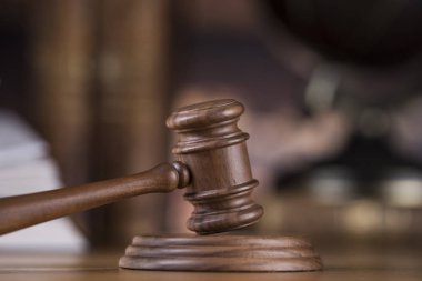 Tahta tokmak avukatı, adalet kavramı, hukuk sistemi kavramı.