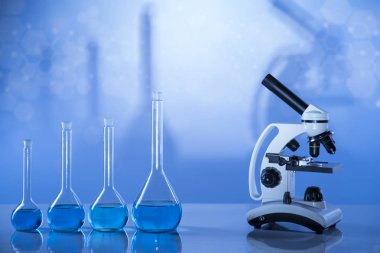 çeşitli laboratuar cam malzemeleri