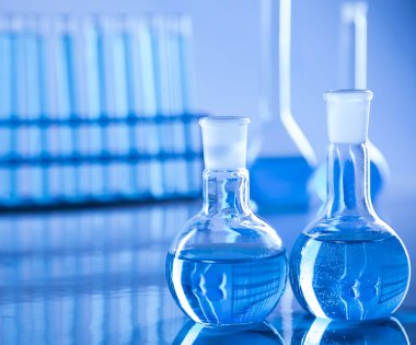 Laboratuvar Araştırma ve Geliştirme. Kimyasal deney için bilimsel cam eşyalar