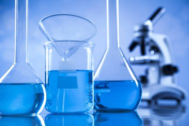 çeşitli laboratuar cam malzemeleri