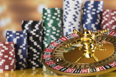 Kumarhanede rulet çarkı çalışıyor, Poker Chips