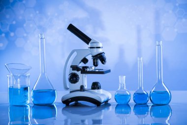 Laboratuvar Araştırma ve Geliştirme. Kimyasal deney için bilimsel cam eşyalar