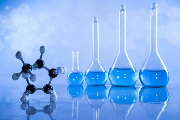 Laboratuvar Araştırma Geliştirme Kimyasal Deney Için Bilimsel Cam Eşyalar — Stok fotoğraf