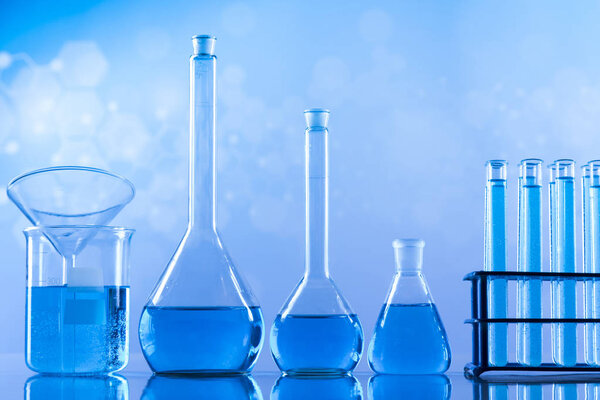 Лабораторные исследования и разработки. Научное стекло для химического эксперимента
