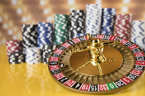 Roulette Wheel Running Casino Poker Chips — Stock Photo, Image