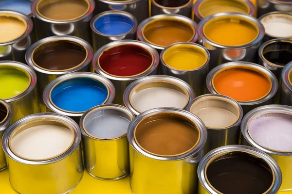 Grupo Escova Latas Metal Estanho Com Tinta Colorida — Fotografia de Stock