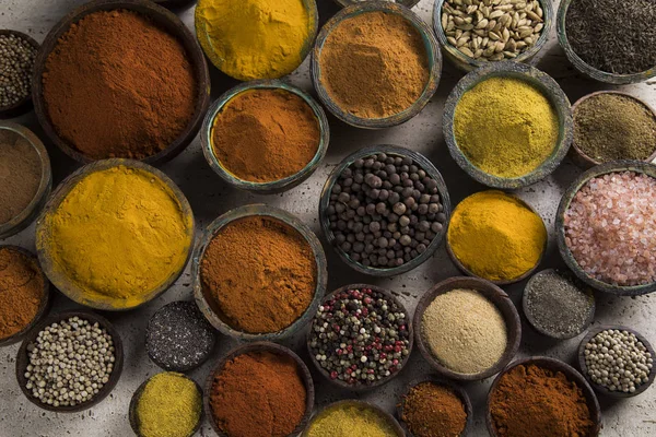 Varietà Spezie Erbe Aromatiche Sul Tavolo Della Cucina — Foto Stock