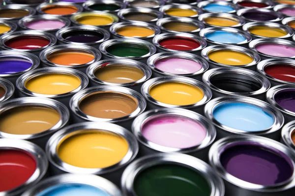 彩色油漆罐的收集 — 图库照片