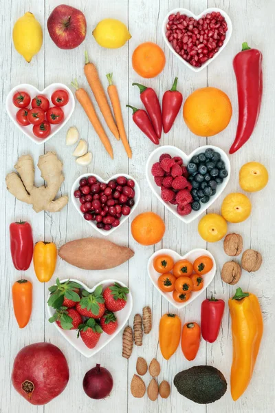 Conceito Saudável Alimento Para Coração Com Frutas Legumes Nozes Especiarias — Fotografia de Stock