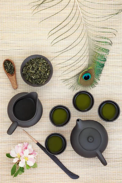 Japanese Sencha Sukiygu Makoto Tea Teapot Leaves Cups Stick Stirrer — Stock Photo, Image