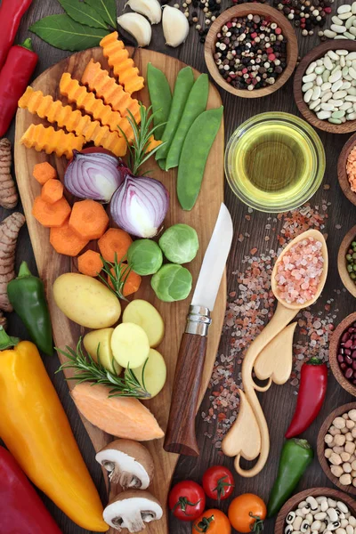Концепція Здорової Їжі Свіжими Овочами Травами Спеціями Пульсами Оливковою Олією — стокове фото
