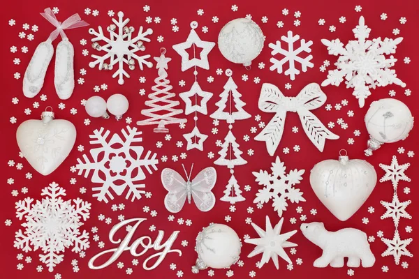 Weihnachtsfreude Schild Mit Funkelnden Weißen Und Silbernen Christbaumschmuck Auf Rotem — Stockfoto