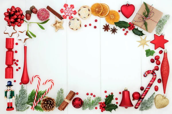 Borde Fondo Navidad Con Símbolos Tradicionales Decoración Bauble Pasteles Carne —  Fotos de Stock