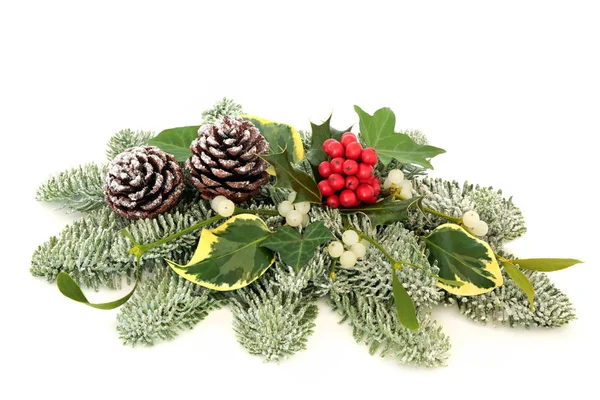 Decoração Mesa Natal Inverno Com Bagas Azevinho Pinho Abeto Coberto — Fotografia de Stock