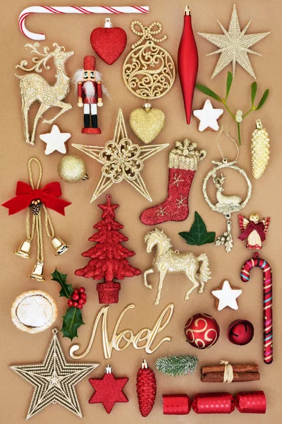 Christmas Noel Sign Retro Bauble Tree Decorations Ornaments Winter Flora — Stock Photo, Image