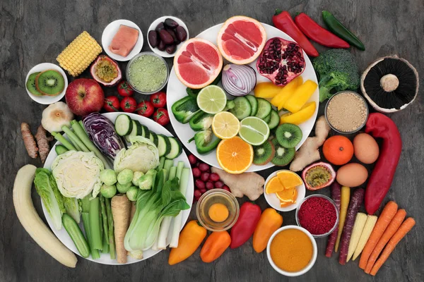 Alimento Saludable Para Concepto Fitness Con Salmón Fresco Frutas Verduras — Foto de Stock