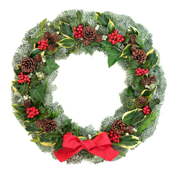 Winter Christmas Wreath Snow Covered Spruce Pine Fir Red Bow — Stock Photo, Image