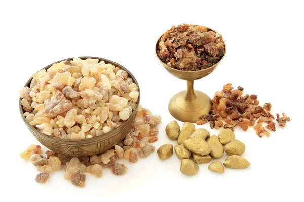 Gold Frankincense Myrrh Aromatic Gum Resin Old Metal Bowls Loose — Stock Photo, Image