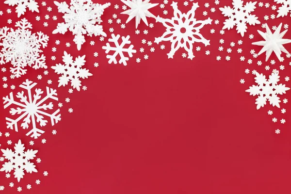 Αφηρημένη Χριστουγεννιάτικο Φόντο Σύνορα Άσπρη Νιφάδα Χιονιού Μπιχλιμπίδι Διακόσμηση Κόκκινο — Φωτογραφία Αρχείου