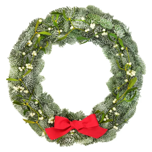 Couronne Naturelle Noël Hiver Avec Sapin Épinette Recouvert Neige Gui — Photo