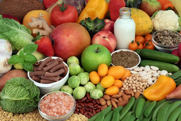 Comida Alcalina Con Frutas Verduras Frescas Frutos Secos Hierbas Especias —  Fotos de Stock