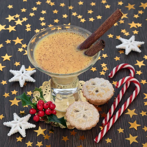 Bevanda Tradizionale Zabaione Natale Con Torte Tritate Bastoncini Zucchero Decorazioni — Foto Stock