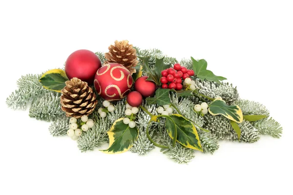 Christmas Table Decoration Red Bauble Decorations Holly Berries Snow Covered — Stock Photo, Image