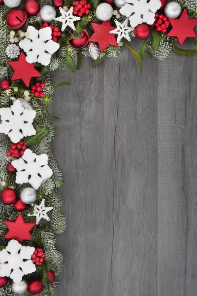 Feestelijke Kerst Achtergrond Grens Met Sneeuwvlok Ster Bell Bal Pine — Stockfoto