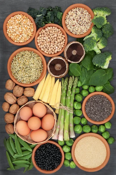 Alimento Saludable Rico Proteínas Con Verduras Frescas Legumbres Lácteos Granos —  Fotos de Stock