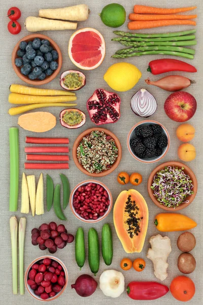 Szuper Élelmiszerek Fogalmát Egészséges Táplálkozás Gyümölcs Zöldség Fűszernövény Élelmiszerek Magas — Stock Fotó