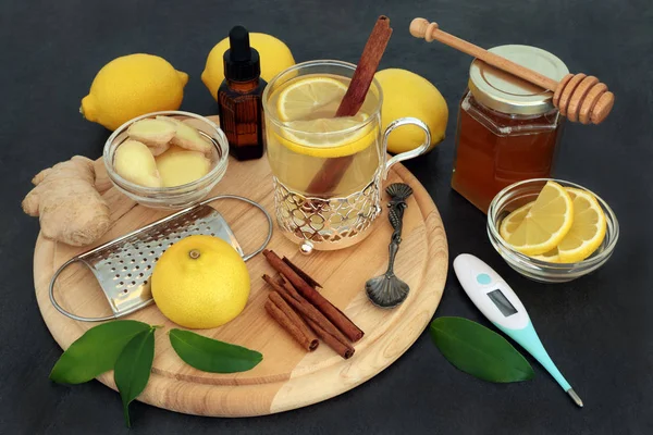 Remedio contra la gripe y el resfriado Medicina herbal — Foto de Stock