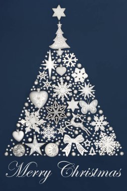 Neşeli Noel ağacı süsle