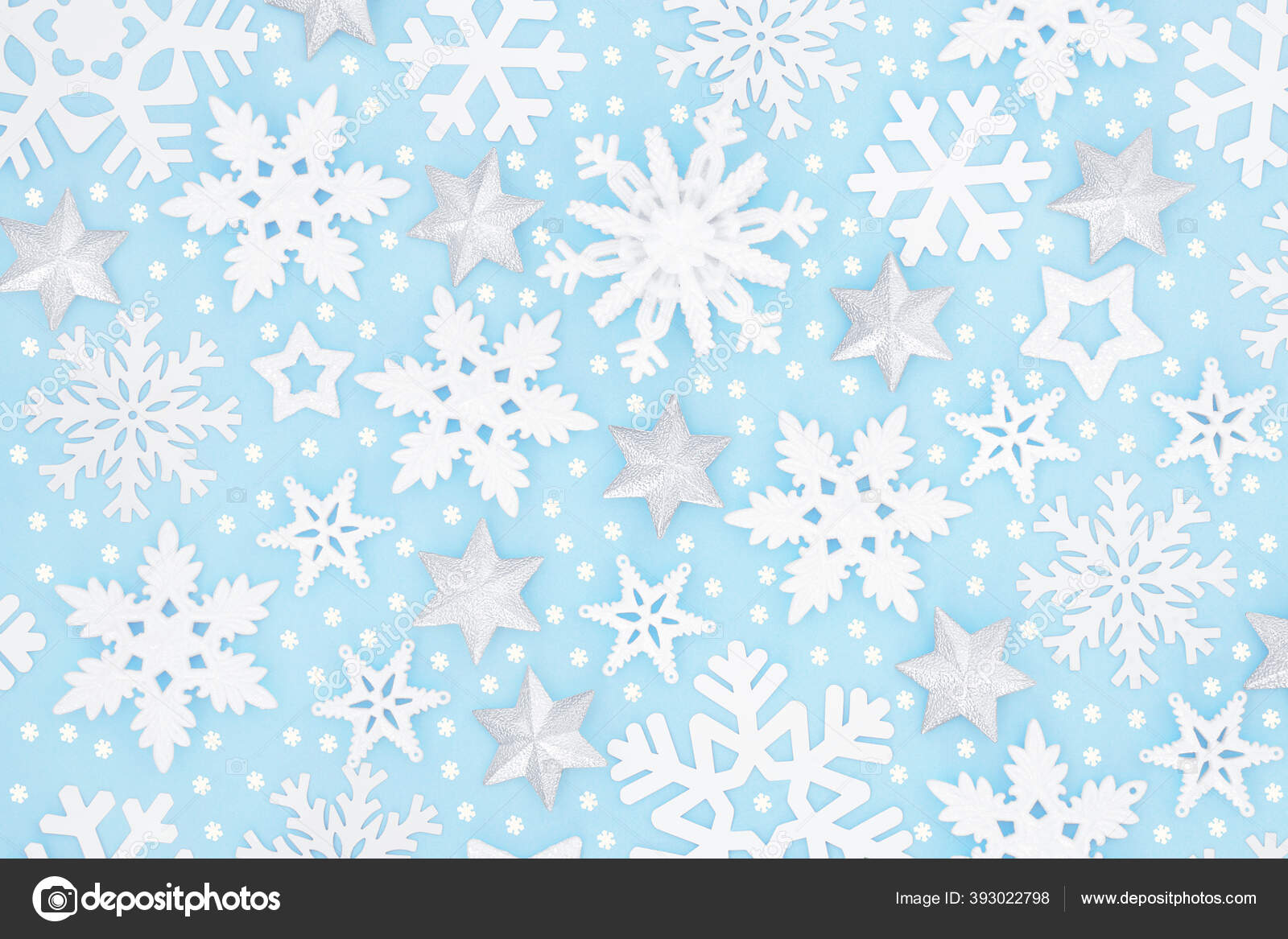 圣诞雪花银星背景图案为淡蓝色圣诞节及新年假期的节日设计——图库图片© marilyna #393022798, image size:1600x1167