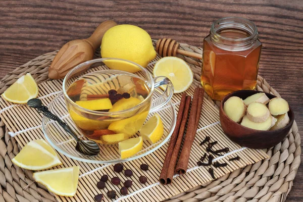 Traditionele Kruidenmiddel Voor Verkoudheid Griep Met Warme Drank Van Honing — Stockfoto