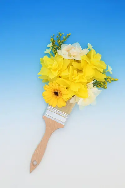 Сюрреалістичний Весняний Великодні Квіти Дизайн Пензля Градієнтному Синьо Білому Тлі Стокове Фото