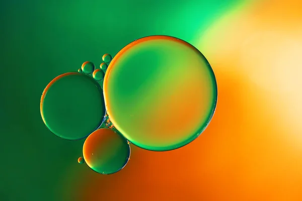 水の気泡抽象的な光照射の抽象的な背景として有用 — ストック写真