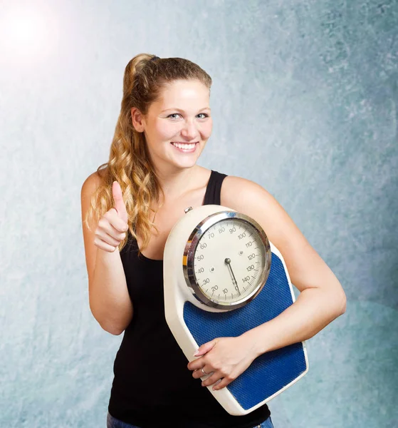 Mujer Dieta Con Báscula Mano — Foto de Stock