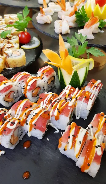 Delicioso Mixto Buffet Sushi — Foto de Stock