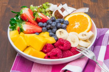 tabak meyve salatası 