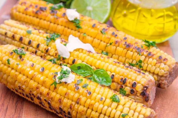 Delicioso Milho Grelhado Com Sal Salsa — Fotografia de Stock