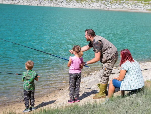 Mutlu Aile Balıkçılığı — Stok fotoğraf