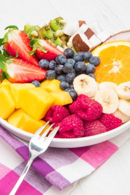 tabak meyve salatası 