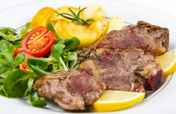 Chuletas Cordero Con Verduras —  Fotos de Stock