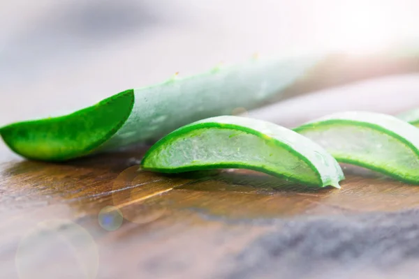 Slice Aloe Vera a very useful herbal medicine for skin care and — Stock Photo, Image