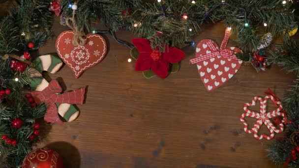 Sfondo Natalizio Legno Con Albero Natale Decorazioni Rosse Ghirlanda Natale — Video Stock