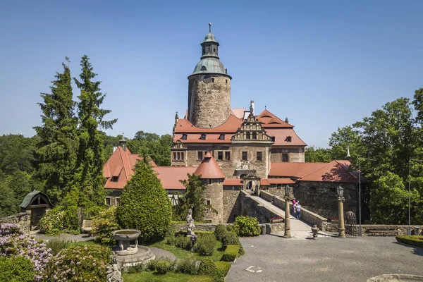 Czocha slott på sommaren — Stockfoto