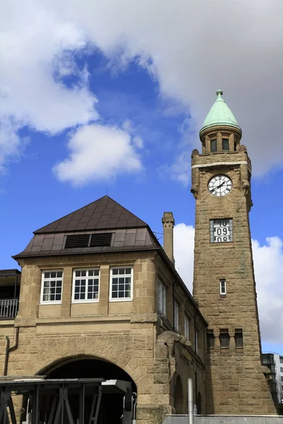 Hamburger Landungsbruecken — Stockfoto