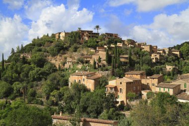 Panoramik Akdeniz Köyü Deja Mallorca,