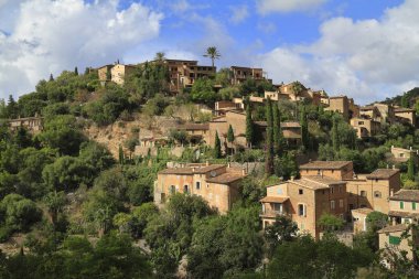Panoramik Akdeniz Köyü Deja Mallorca,