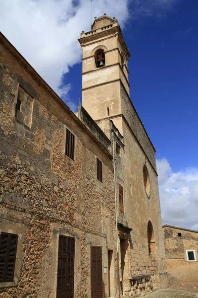 Convent de Sant Bernadí w samym sercu miejscowości Petra, Mallorc — Zdjęcie stockowe